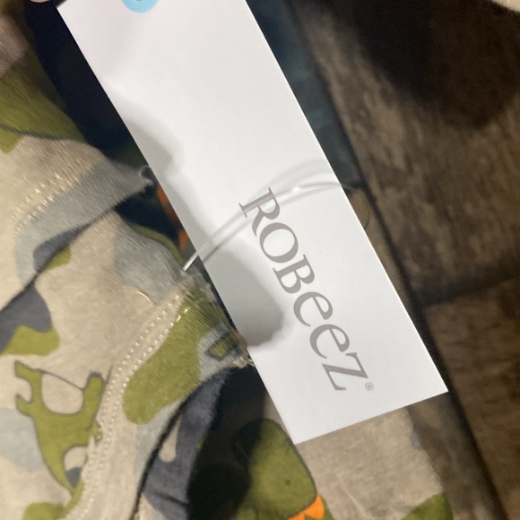 Robeez Dino 🦖 camo two piece set pattered onsie - Picture 13 of 16